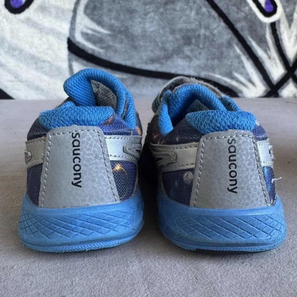 Size 11c - Saucony Junior‎ Boy's Ride 10 Shoe Gray/blue/space